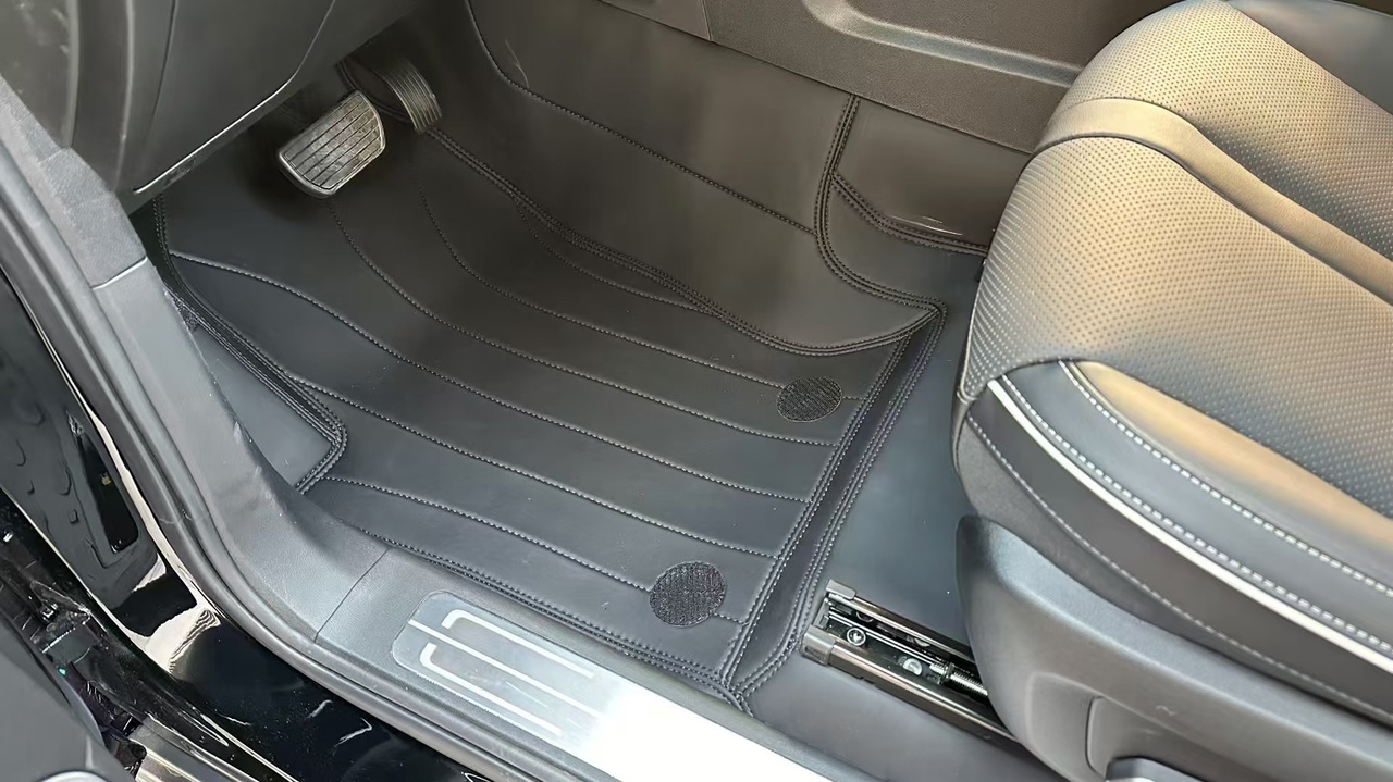 Tank 300 Комплект 3D ковров Susif 365 Car Blanket Armour из экокожи и 4 ворсовых ковриков черные